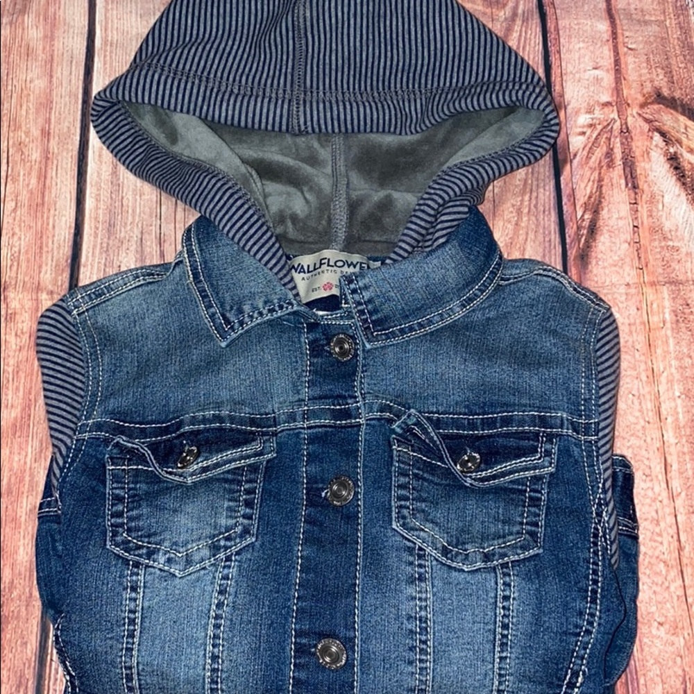 Hooded denim jacket